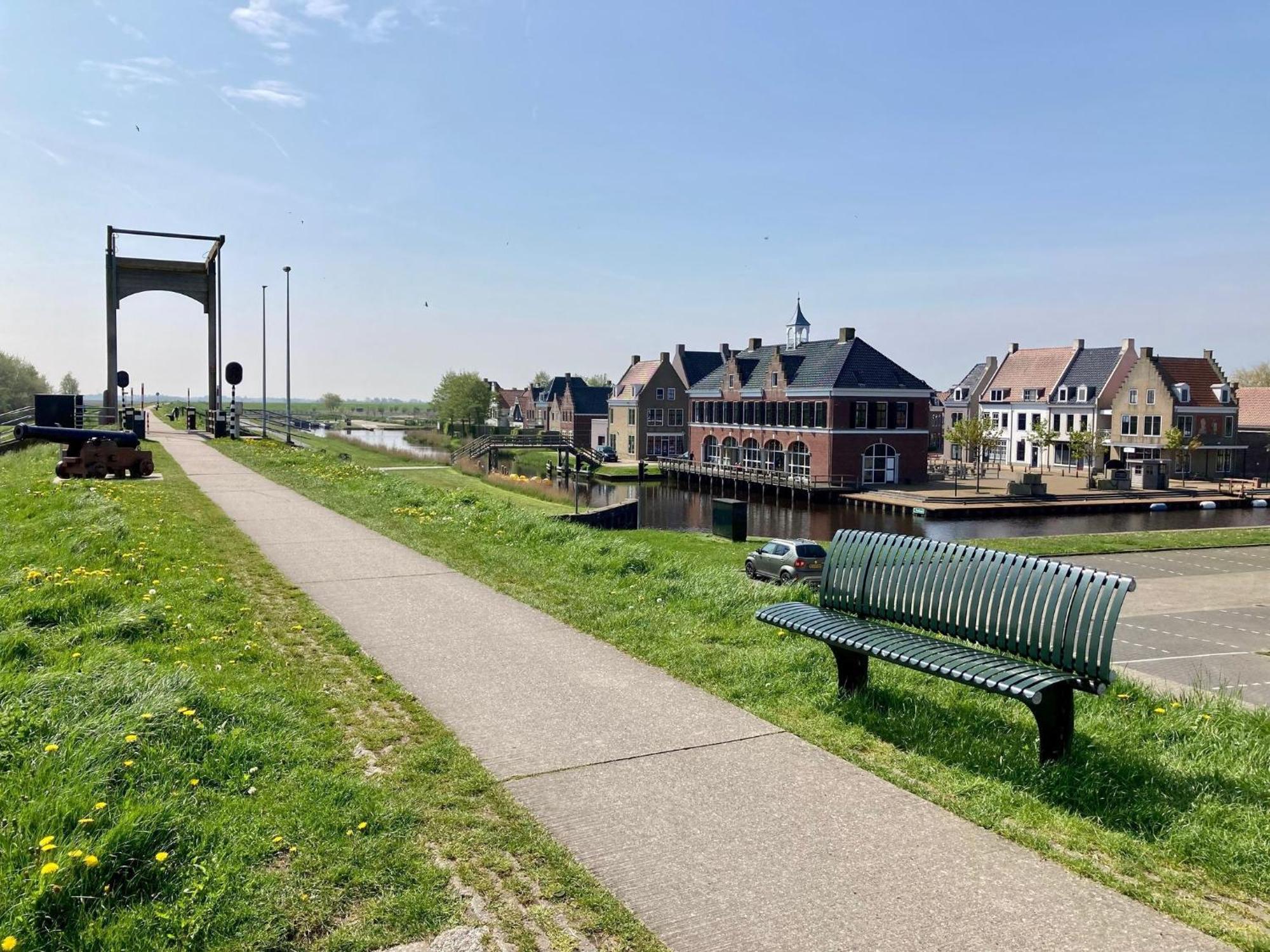 4 Pers Holiday Home Hilla With Winter Garden In Front Of The Dike Directly On The Lauwersmeer Anjum Exterior photo